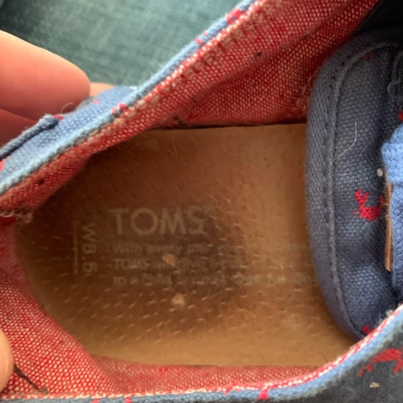 Toms - Picture 4 of 4